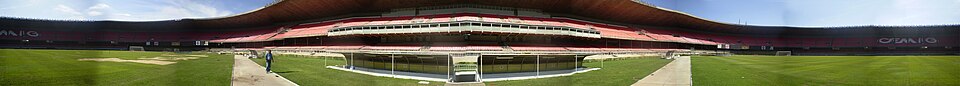 Vista panorámica del estadio Mineirão en un partido nocturno